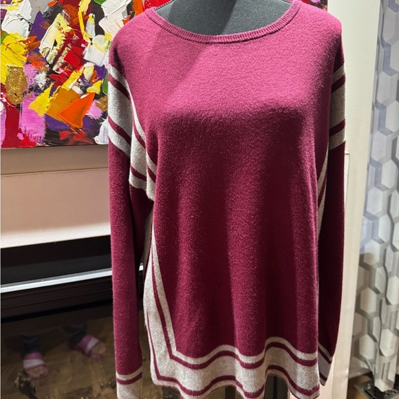 Liz Claiborne Beautiful oversized Scoop Neck Sweater Ptp 23 lenght 24” - Picture 2 of 7